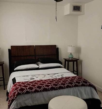 Leo Guest House Голливуд Экстерьер фото