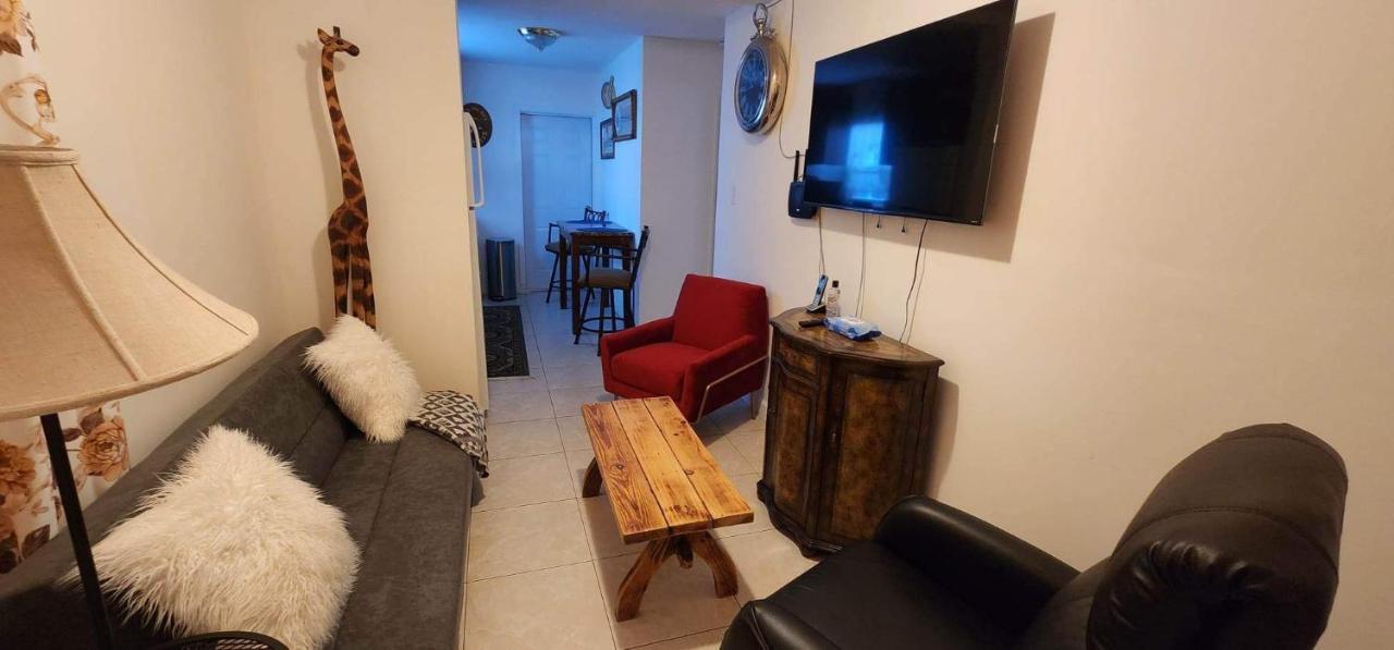 Leo Guest House Голливуд Экстерьер фото