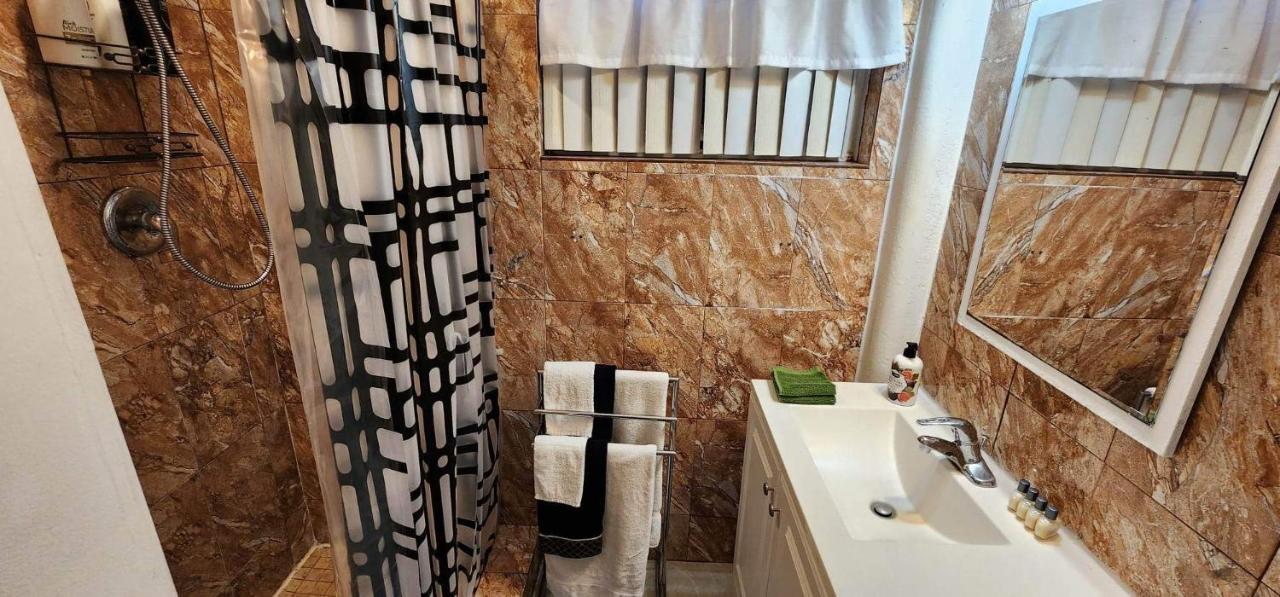 Leo Guest House Голливуд Экстерьер фото