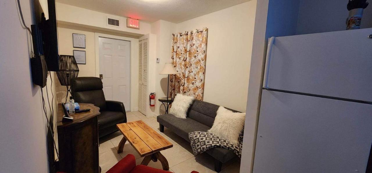 Leo Guest House Голливуд Экстерьер фото